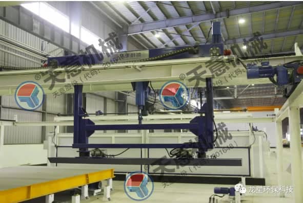 熱烈祝賀天意機械與龍星科技PC構件生產(chǎn)線順利交接！