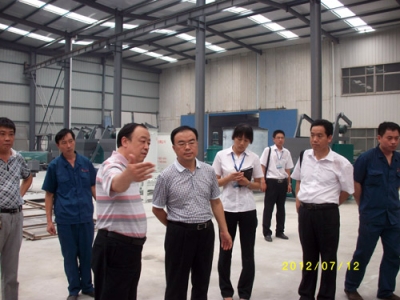 2012.7.12日李國忠教授到我公司參觀考察、指導工作