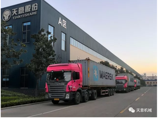 天意機(jī)械為柬埔寨客戶(hù)加工生產(chǎn)年產(chǎn)80萬(wàn)平方輕質(zhì)墻板生產(chǎn)線(xiàn)成功裝車(chē)啟運(yùn)！